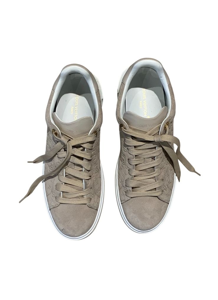 Beige et Blanc LOUIS VUITTON SNEAKERS, 38.5