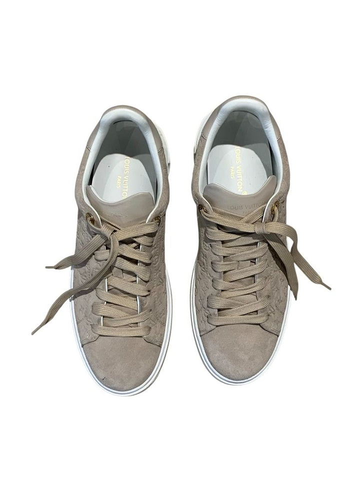 Beige et Blanc LOUIS VUITTON SNEAKERS, 38.5