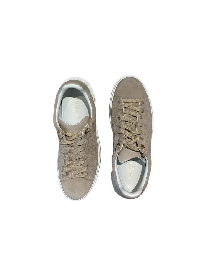 Beige et Blanc LOUIS VUITTON SNEAKERS, 38.5