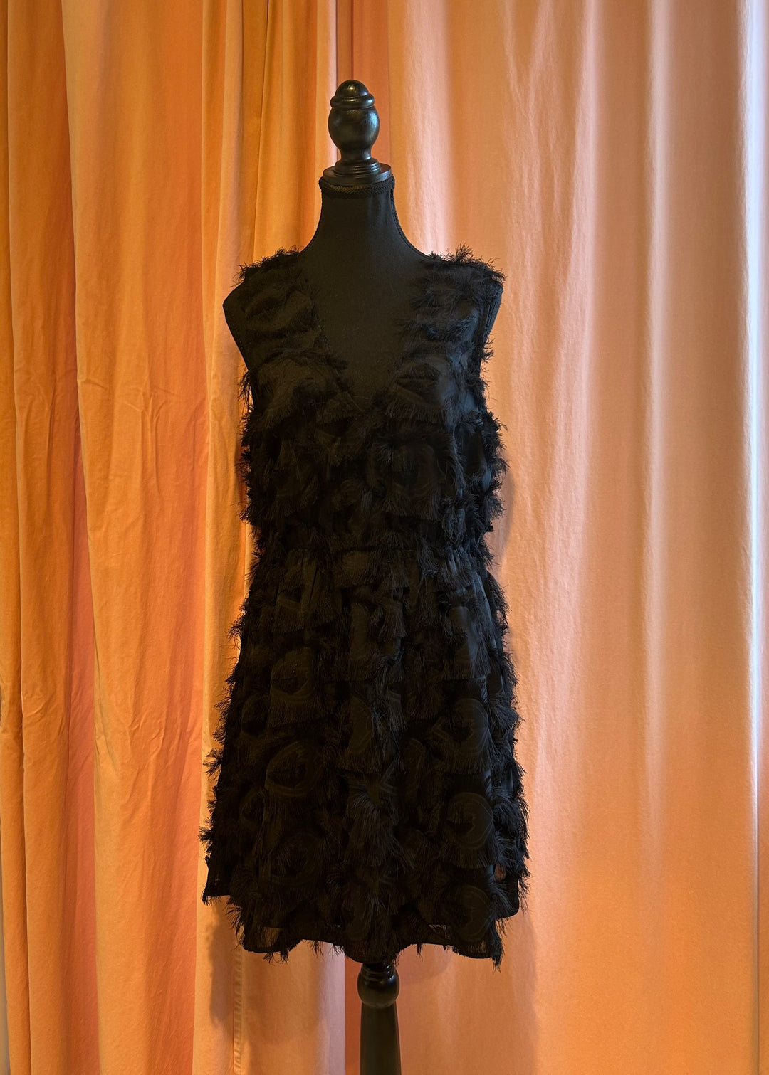 Noir & OTHER STORIES Robes, 40