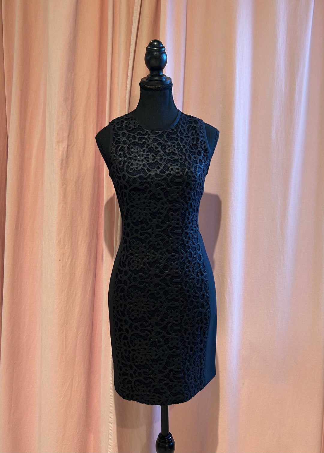 Noir A.L.C. Robes, Petit