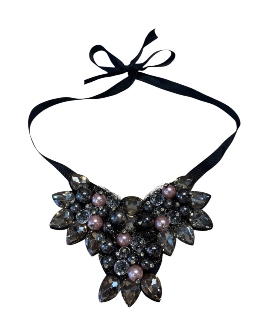 Rose et Noir VINTAGE - FAITES A LA MAIN Collier