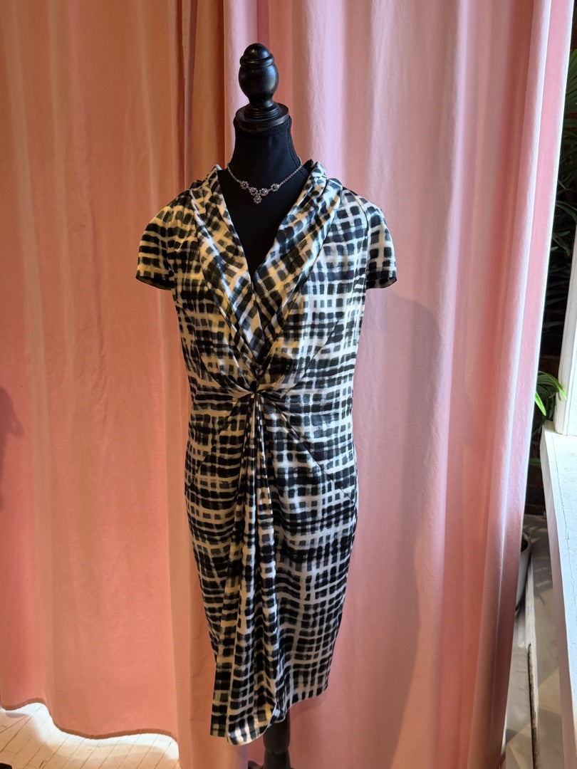 Noir et Blanc HUGO BOSS Robes, 8