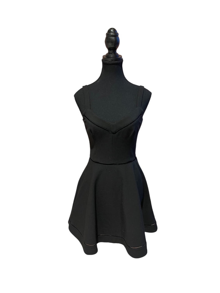 Robe noire ELIZABETH &amp; JAMES, 4