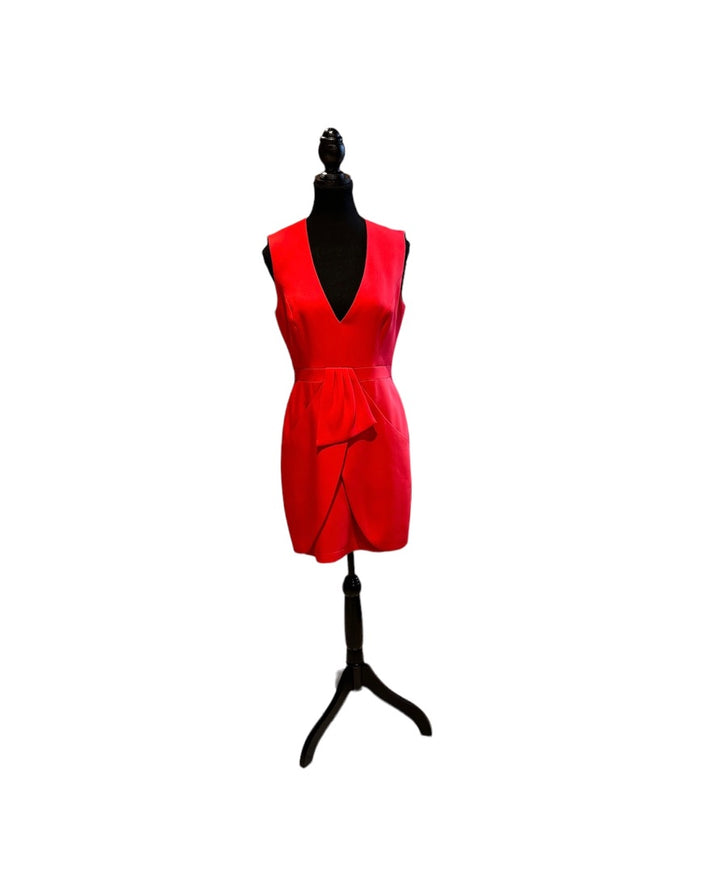 Robe rouge BCBG, 6