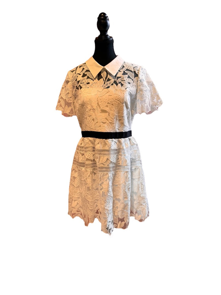 Blanc et Noir SELF-PORTRAIT Robes, 10